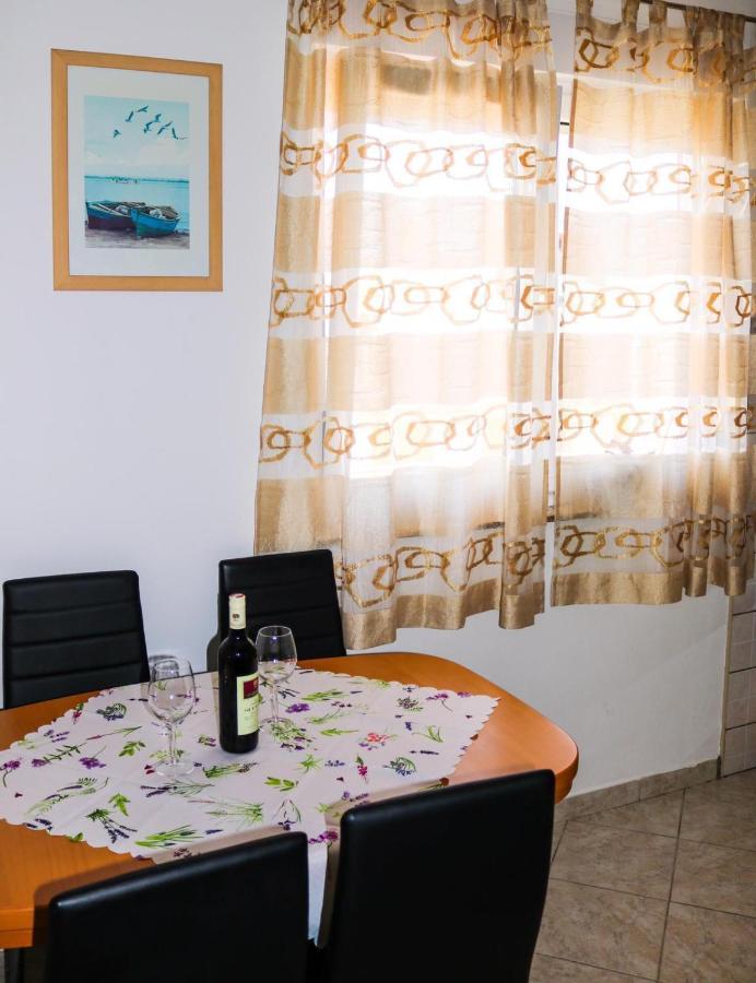 Jure Bili Apartment Zadar Bagian luar foto